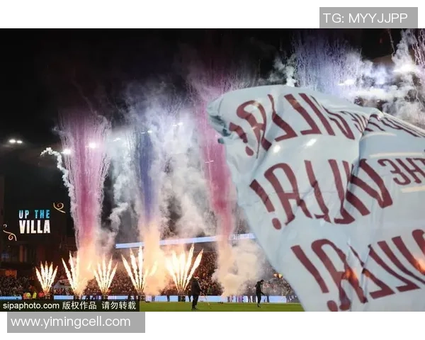 曼联友谊赛小胜里昂红牌事件引发全场热议与争议