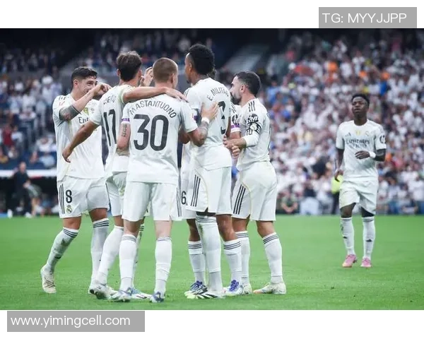 西甲激战：拜仁狂胜多特蒙德帽子戏法点燃全场激情